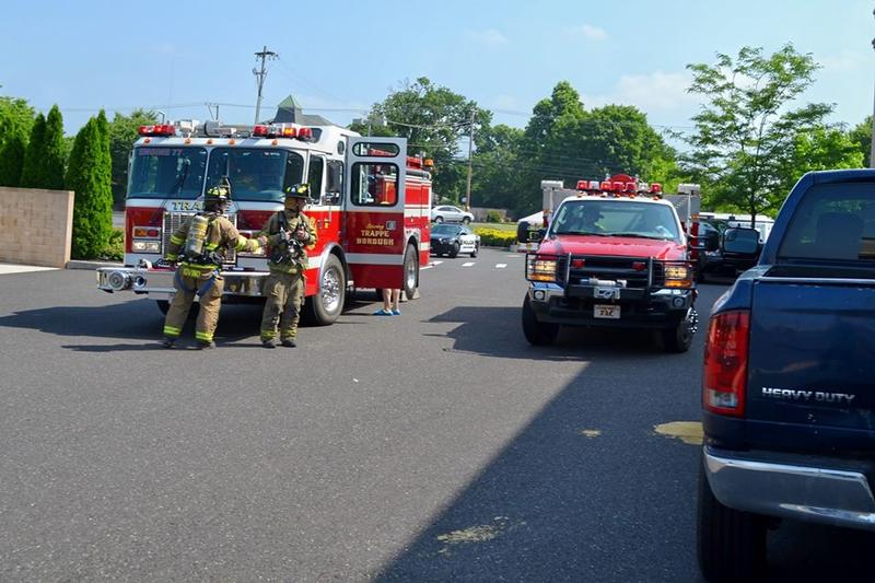 Engine & Tac 77 arrive at trash fire at 1840 Ridge Pike 