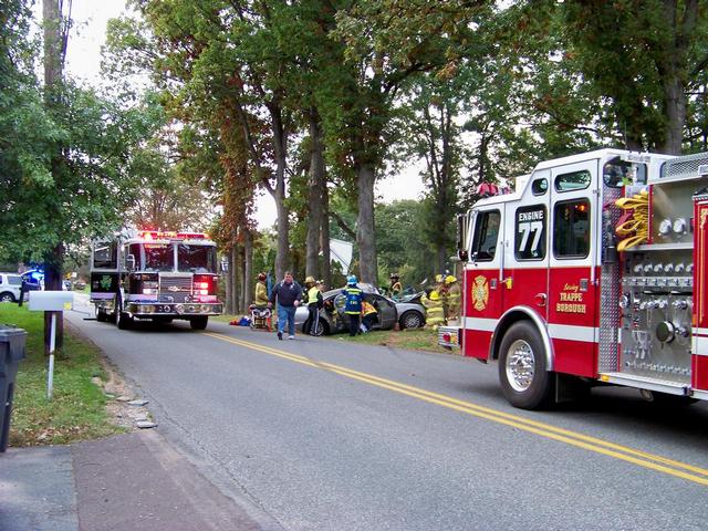 Vehicle Resue on Linfield Trappe Rd.  (77 and 54 units)