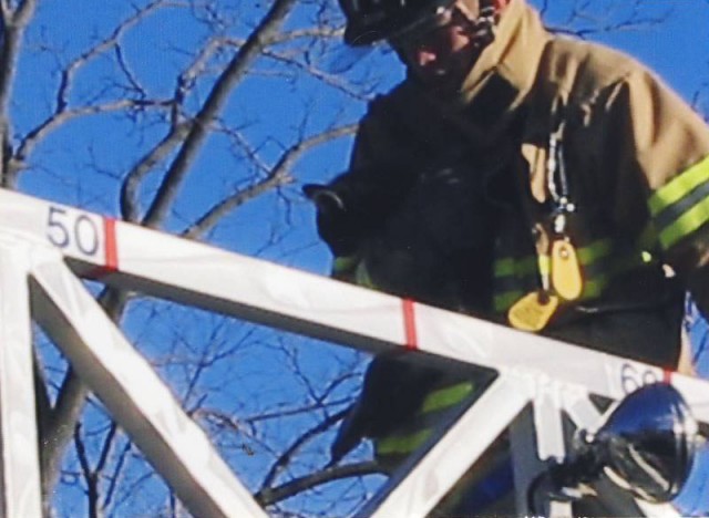 Firefighter and &quot;Cat Wrangler&quot; Steve Kozak saves the day (and the cat)  Jan 2007